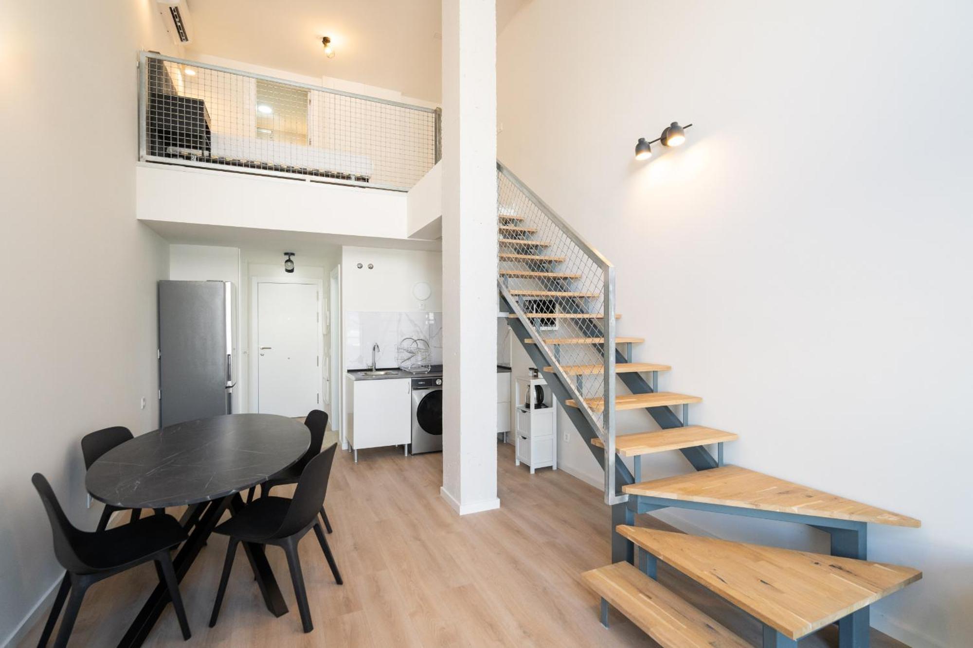 Loft Reformado Industrial Con Garaje Alquiler Temporal Apartment มาดริด ภายนอก รูปภาพ