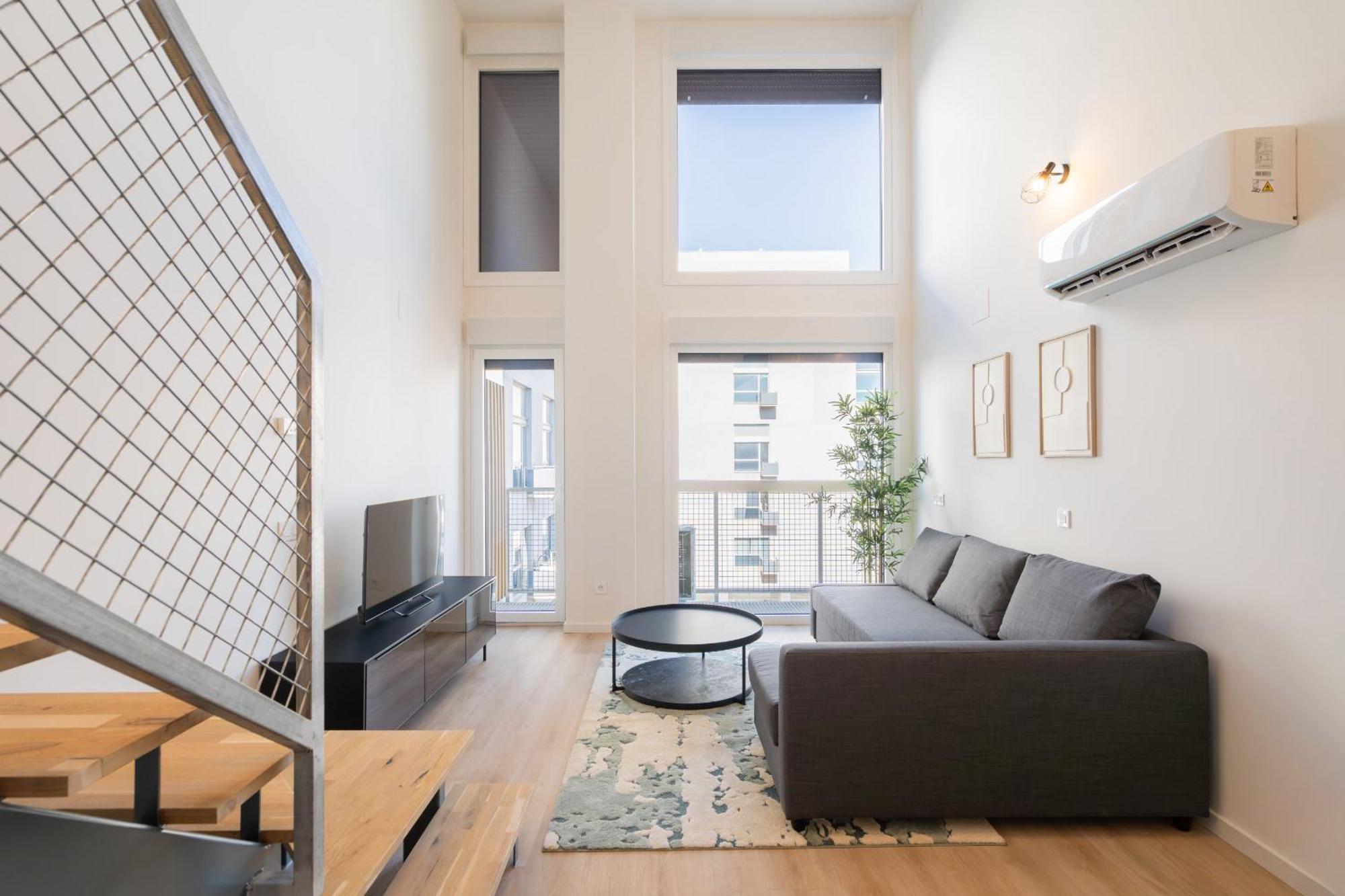 Loft Reformado Industrial Con Garaje Alquiler Temporal Apartment มาดริด ภายนอก รูปภาพ
