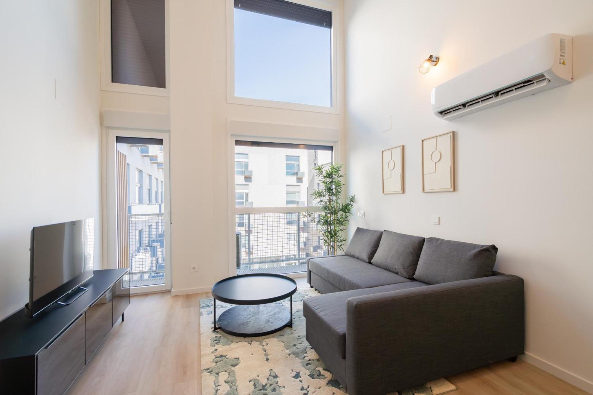 Loft Reformado Industrial Con Garaje Alquiler Temporal Apartment มาดริด ภายนอก รูปภาพ